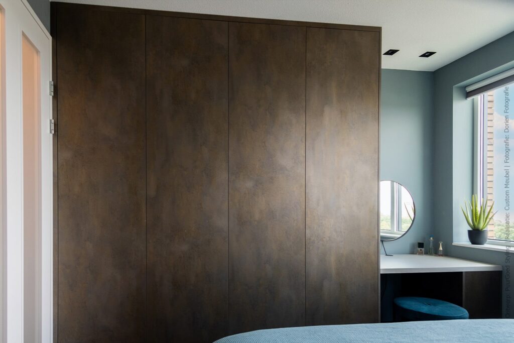 product Kastenwand in FB47 Metallic