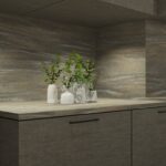 Open kasten wand met fronten in echte stoffenstructuur bruin linnen in de T058 Fusion/FA44 Penelope van Cleaf met achterwanden en blad van solid colours van Durasein