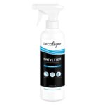 Een flacon DecoLegno ontvetter, een spray voor het reinigen van decoratief plaatmateriaal