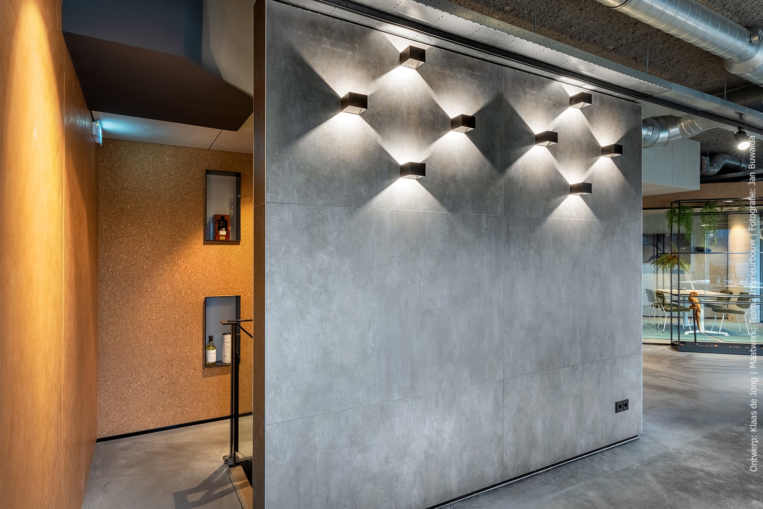 Maatwerk wandafwerking in grijze steenlook FB48 Ares van DecoLegno