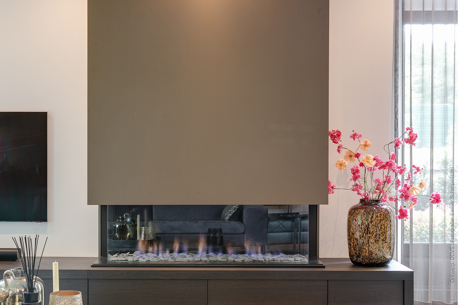 Openhaardmeubel uitgewerkt in de FA84 Reflex van Cleaf