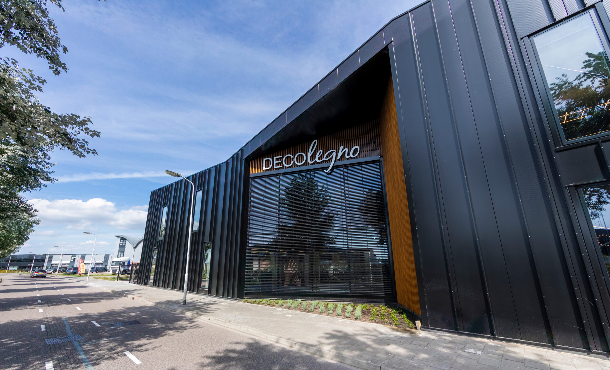 DecoLegno’s nieuwe showroom in Westzaan: van tekentafel tot officiële opening