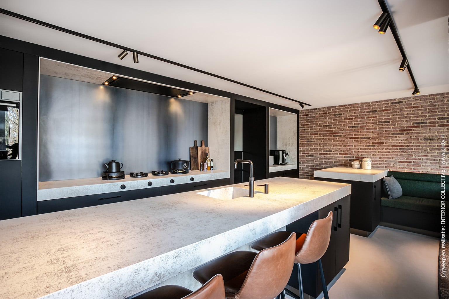 Stoere zwarte keuken met anti-vingerafdruk eigenschappen