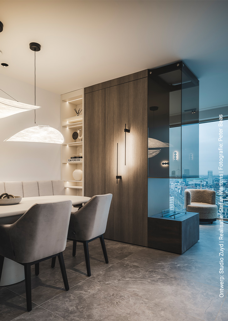 Roomdivider uitgevoerd in grijze houtlook S183 Quercia en verfijnde marmerlook van de FB77 Talco