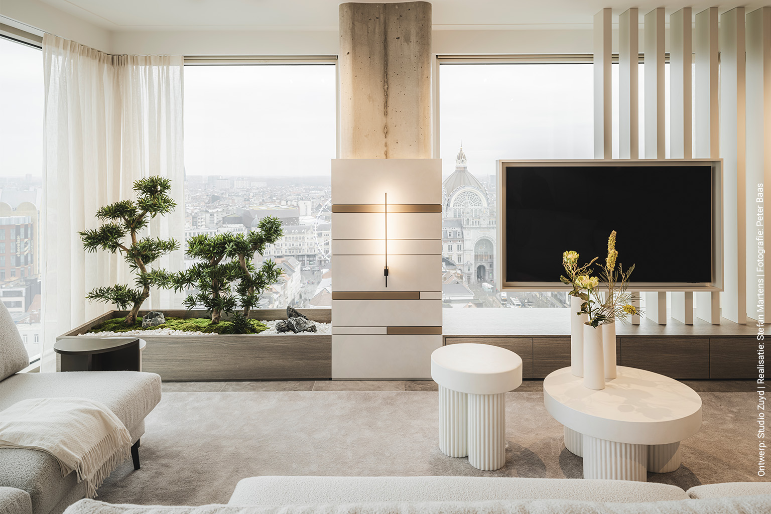 Moderne mix van materialen in appartement Antwerpen
