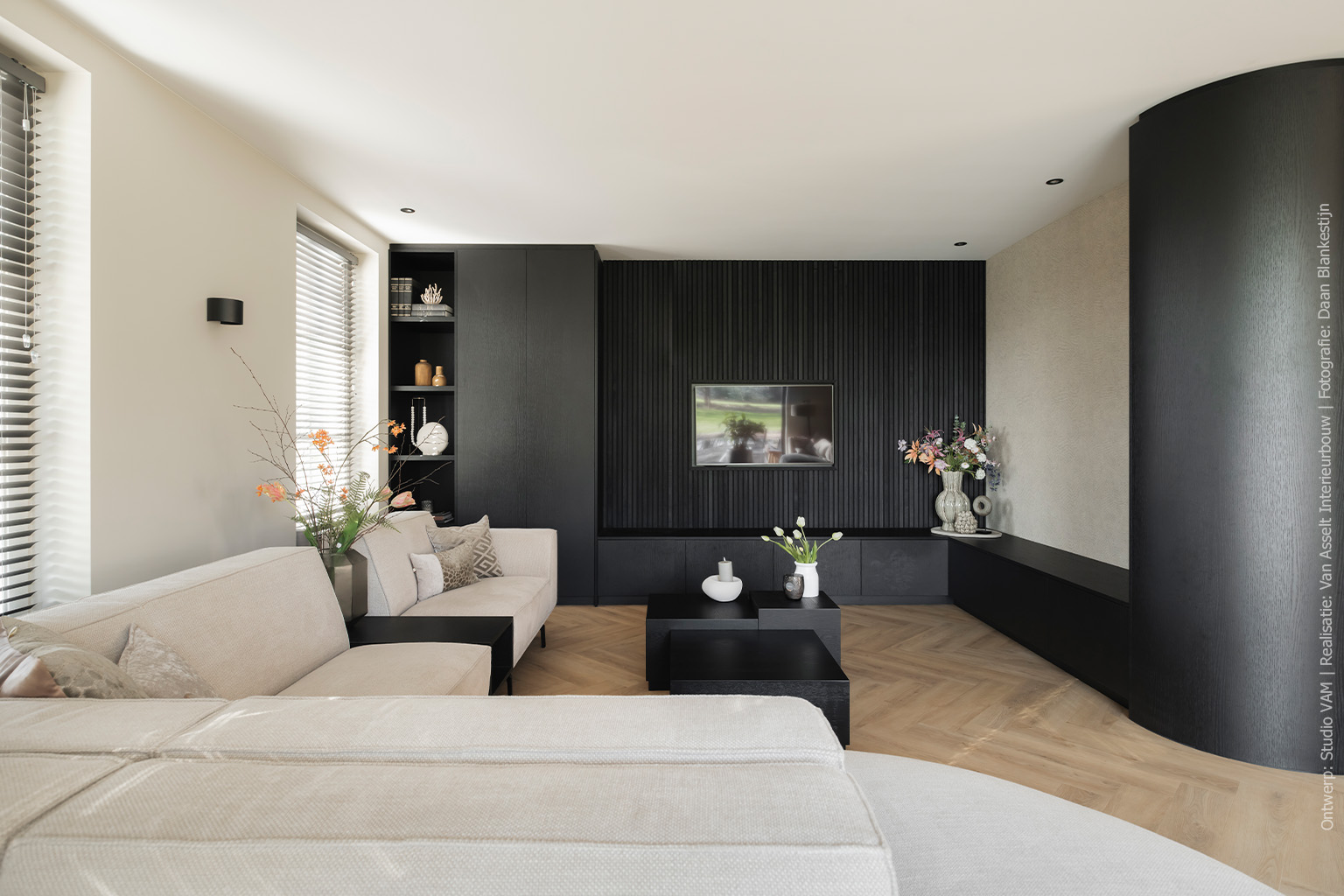 Maatwerkkast in zwart eikenhout