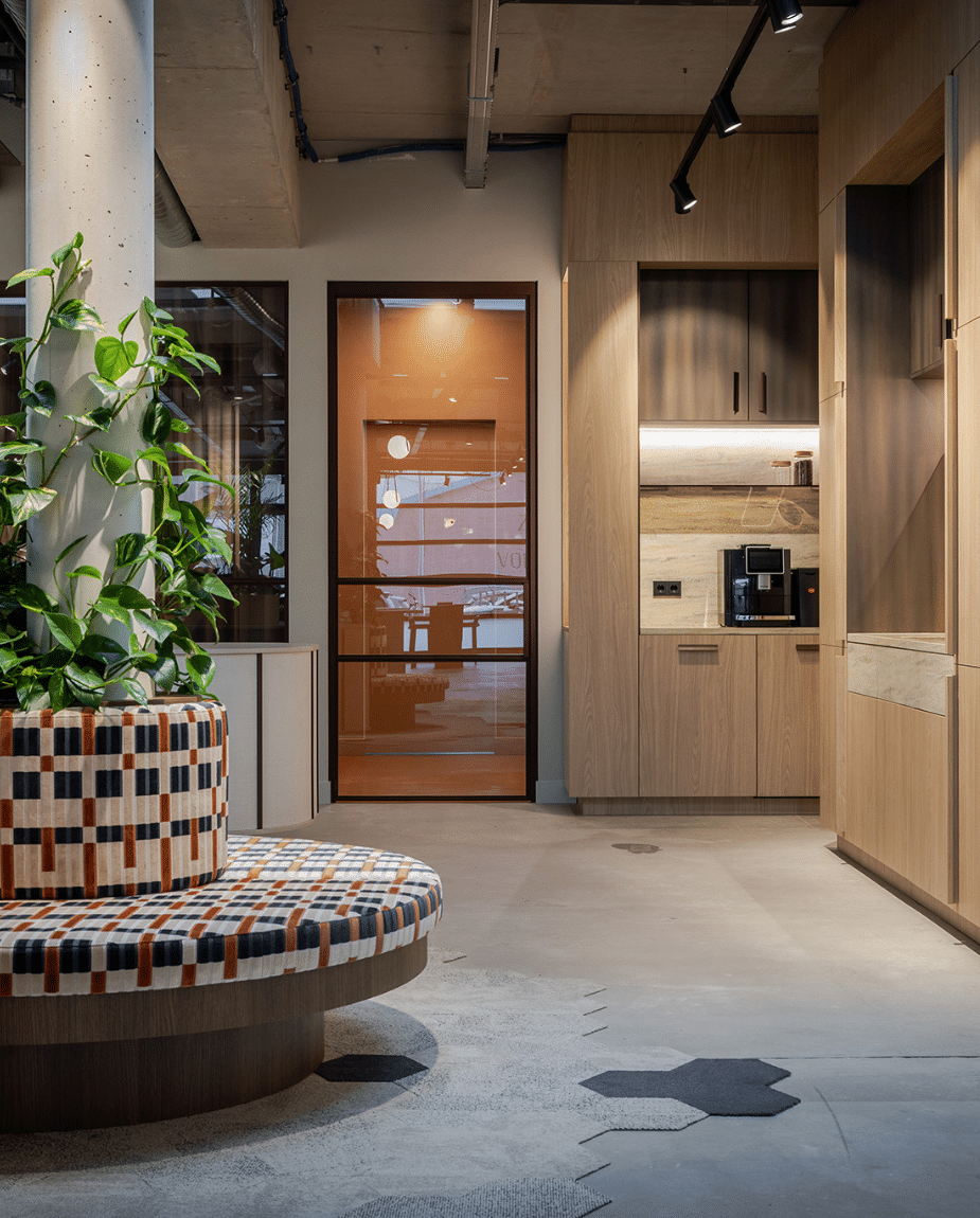 Bank, pantry en keuken