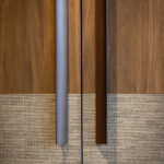 Kast van LS65 Ceppo in combinatie met FD33 Alpaca, te vinden in showroom Deventer