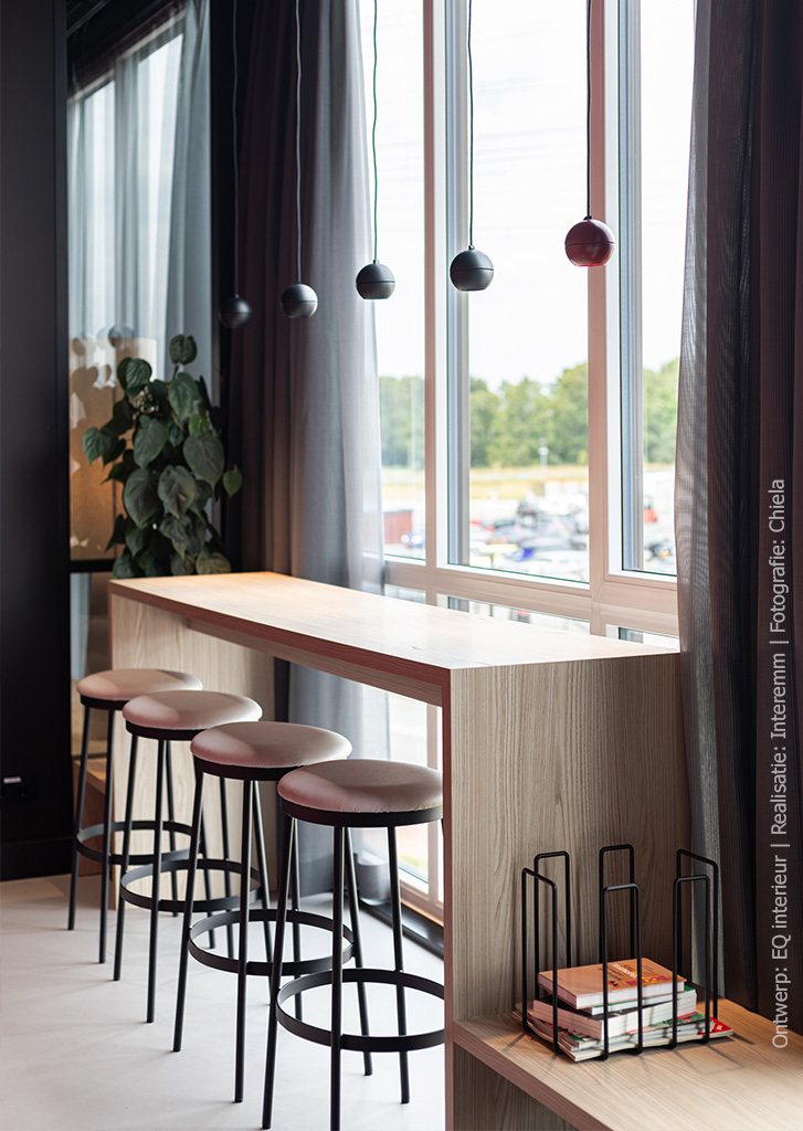 Hoge werktafel in de blonde S164 Fronda