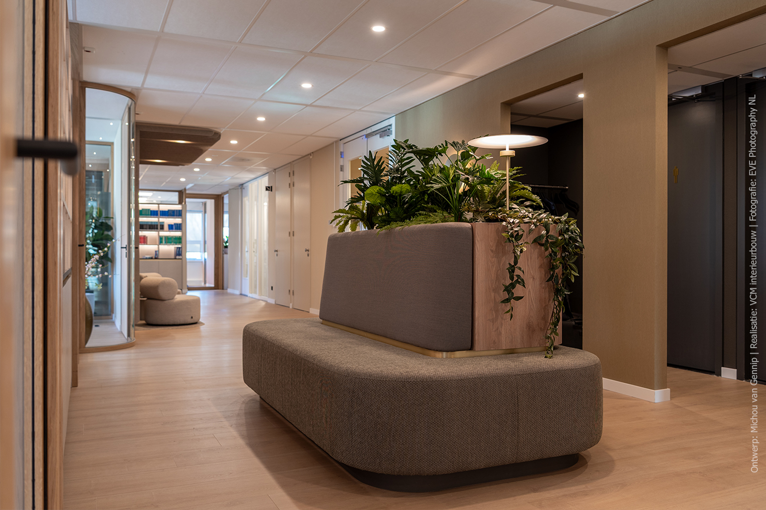 Maatwerk bankje met plantenbak in blond decor S128 Pembroke