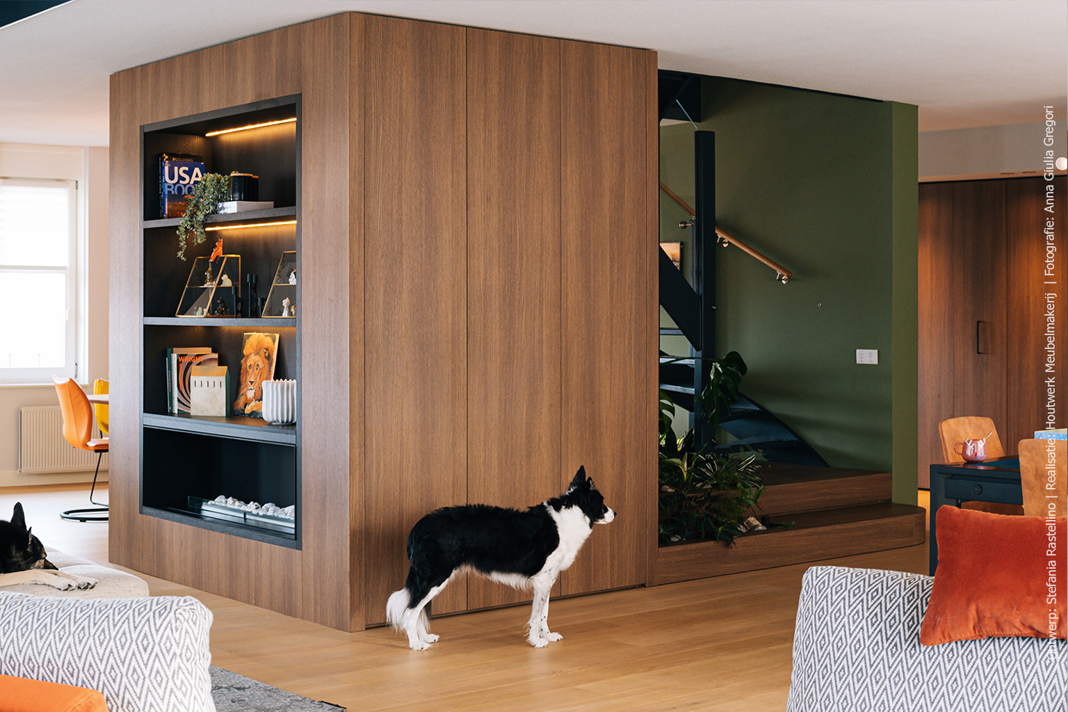 Maatwerk kastenblok in warm eikenbruin decor S185 Quercia, rondom een grote leidingenschacht