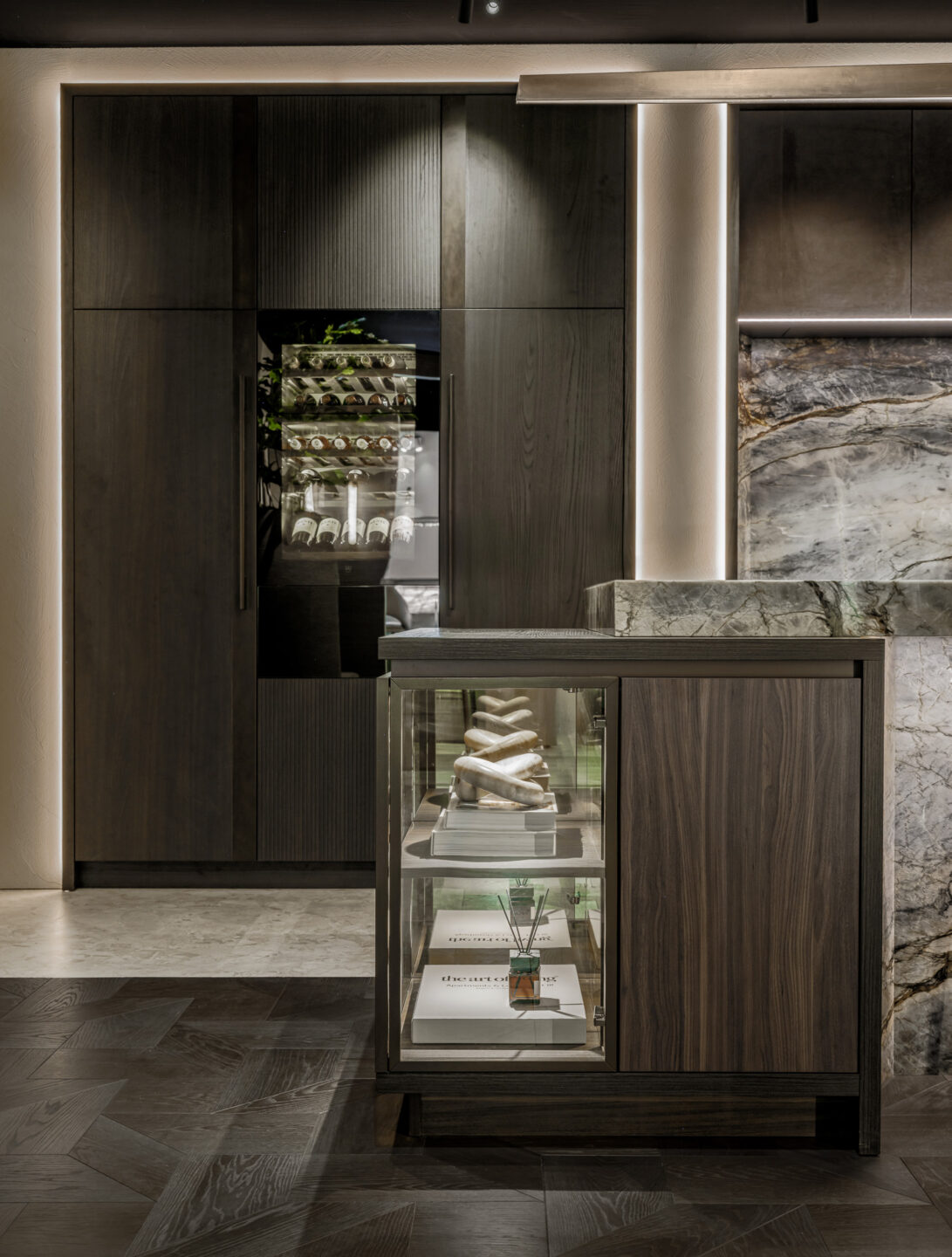 Keuken uitgevoerd in de S176 Corteccia van Cleaf en ontworpen door Korevaar Interior Design voor de villa van The One by Five. Fotografie: Peter Baas.