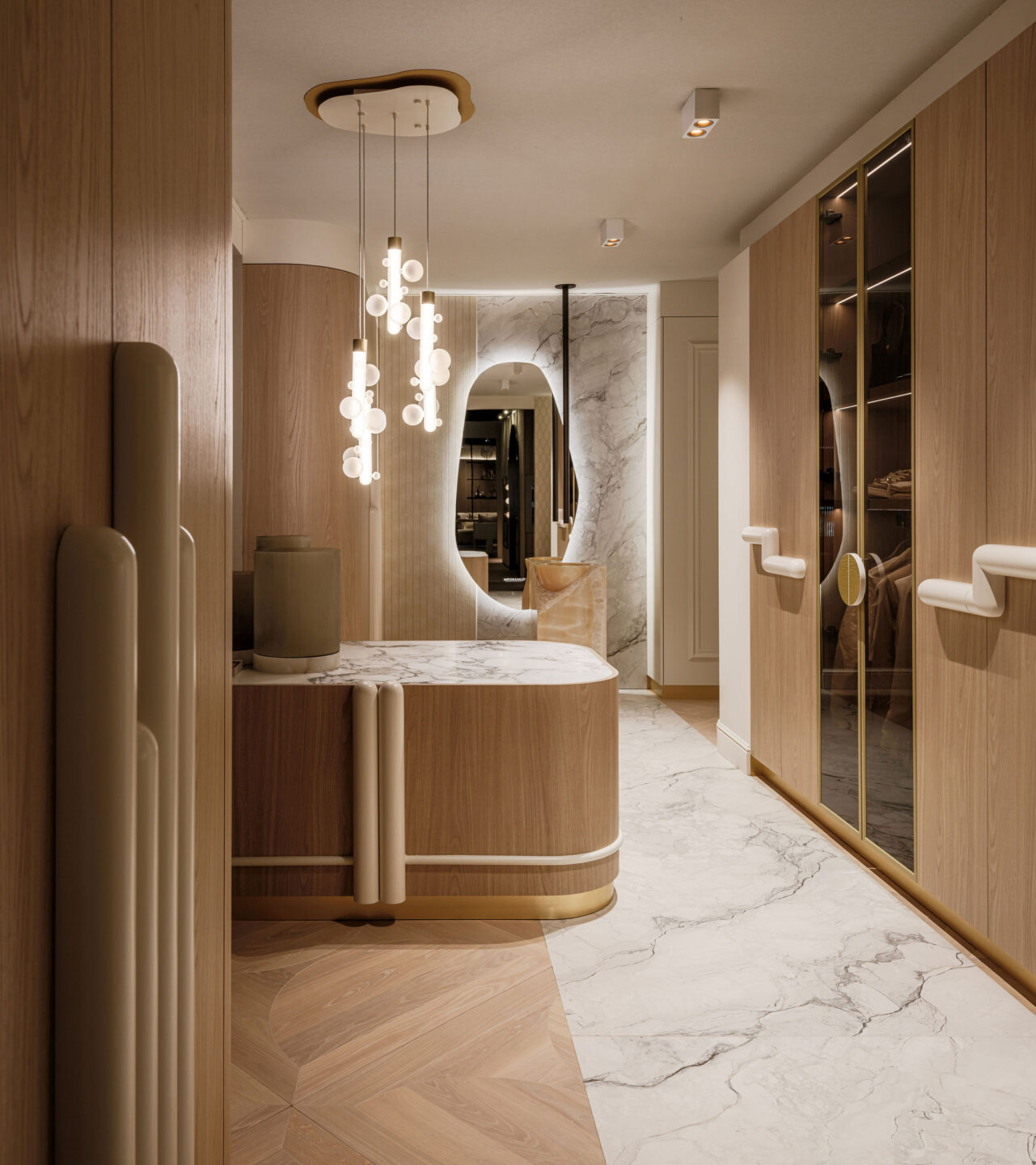 De kasten in de slaapkamer zijn uitgevoerd in de S173 Corteccia van Cleaf en ontworpen door Dutch Home Design. Fotografie: Peter Baas.