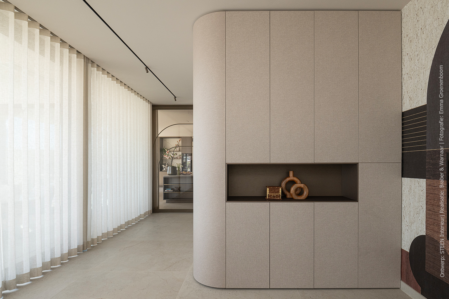 Maatwerkkast met de warmte van wol en een vleugje zijde