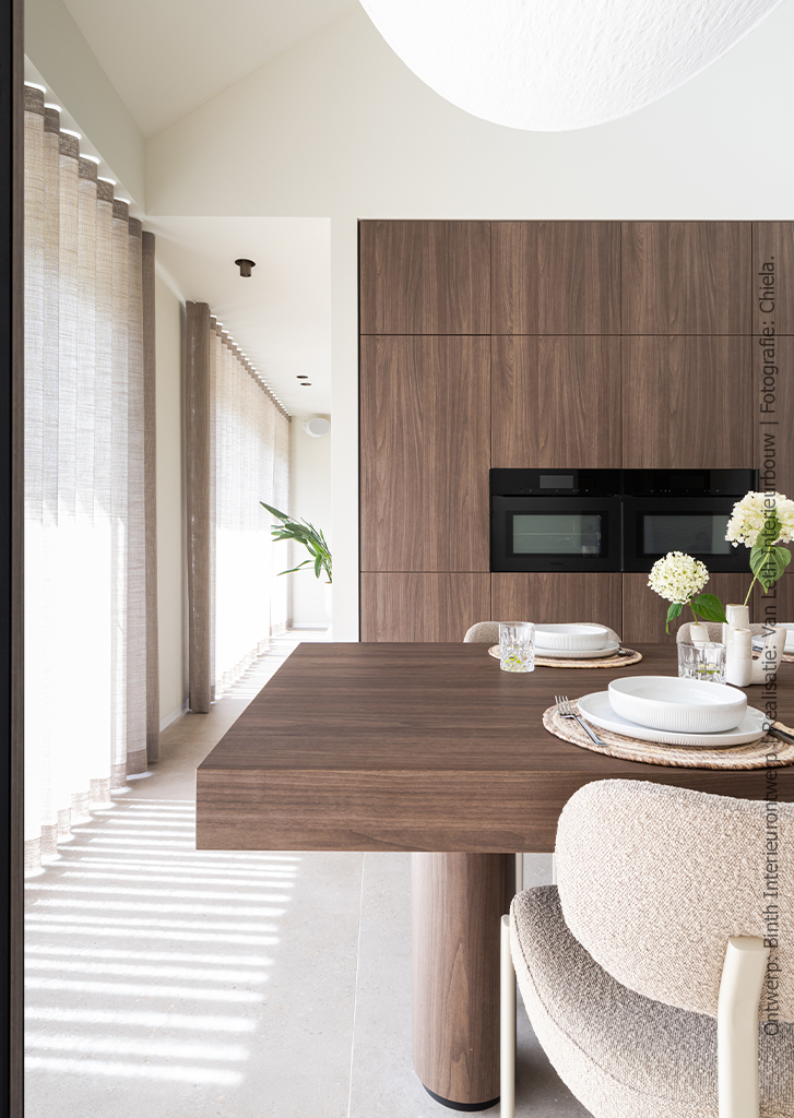 Moderne keuken met bijpassende tafel in warm walnootdecor LS14 Poro Noce