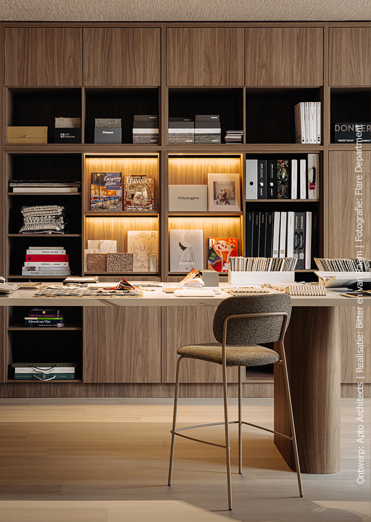 Werktafel in walnootdecor LS40 Poro Noce met marmerlook blad in DM5044 Sun Kissed