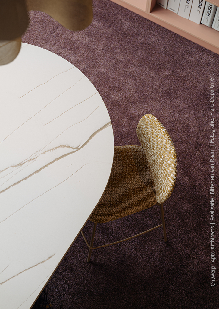 Detail van werkblad in decor DM5044 Sun Kissed met marmerlook