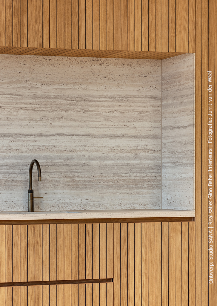 Moderne kantoorpantry met werkblad en achterwand in Travertin decor FD01 Taranta