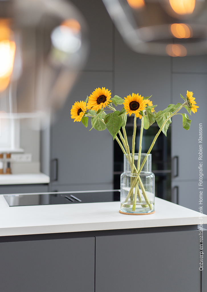 Moderne keuken met kookeiland in antracietgrijze HM06 Piombo