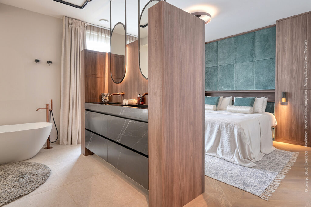 product Bedkasten en maatwerkafscheiding tussen badkamer en slaapkamer in warmbruine LS14 Poro Noce