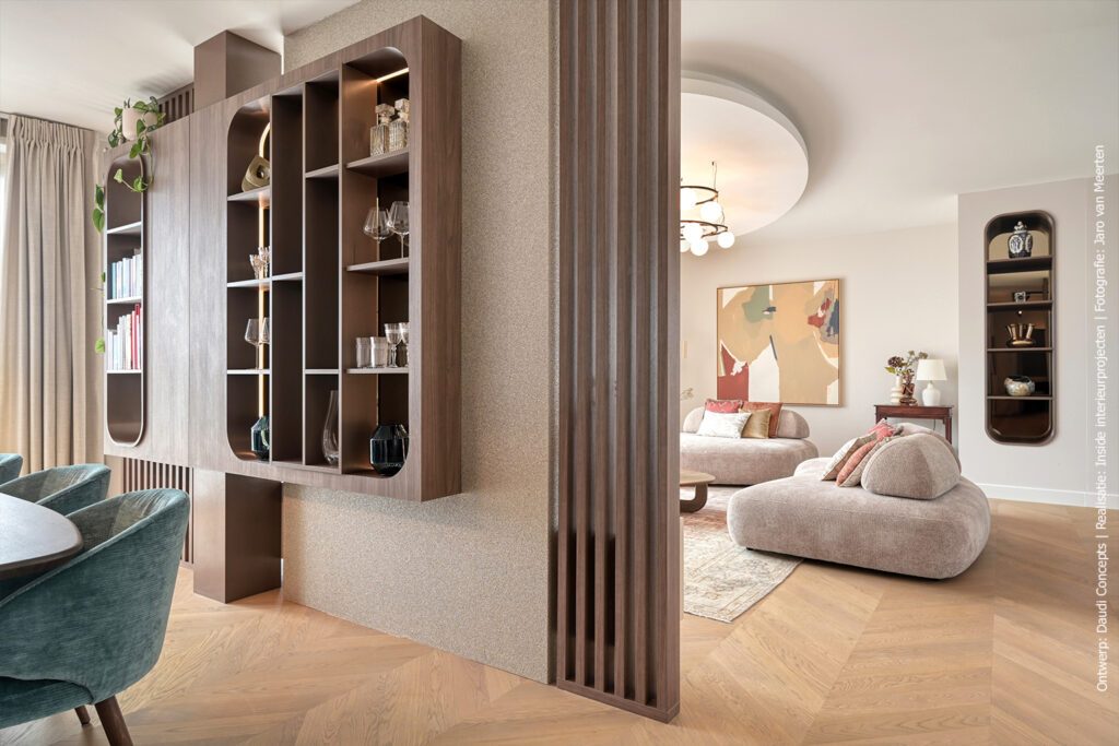 product Maatwerk meubel in warm bruine LS14 Poro Noce met walnoothout decor