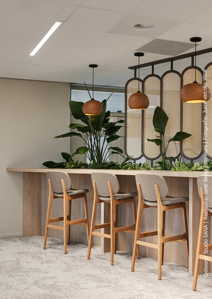 Hoge kantoortafel met geïntegreerde plantenbak in blond houtdecor S164 Fronda