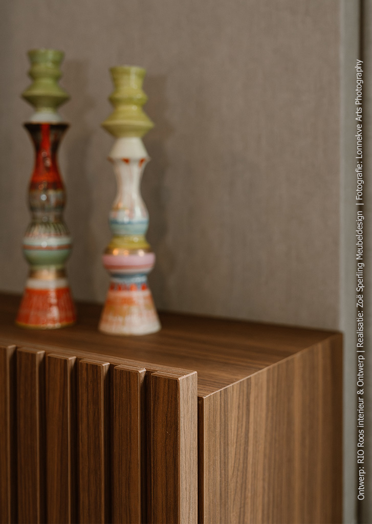 Detailfoto van maatwerk tv-meubel in walnoot decor LS47 Poro Noce